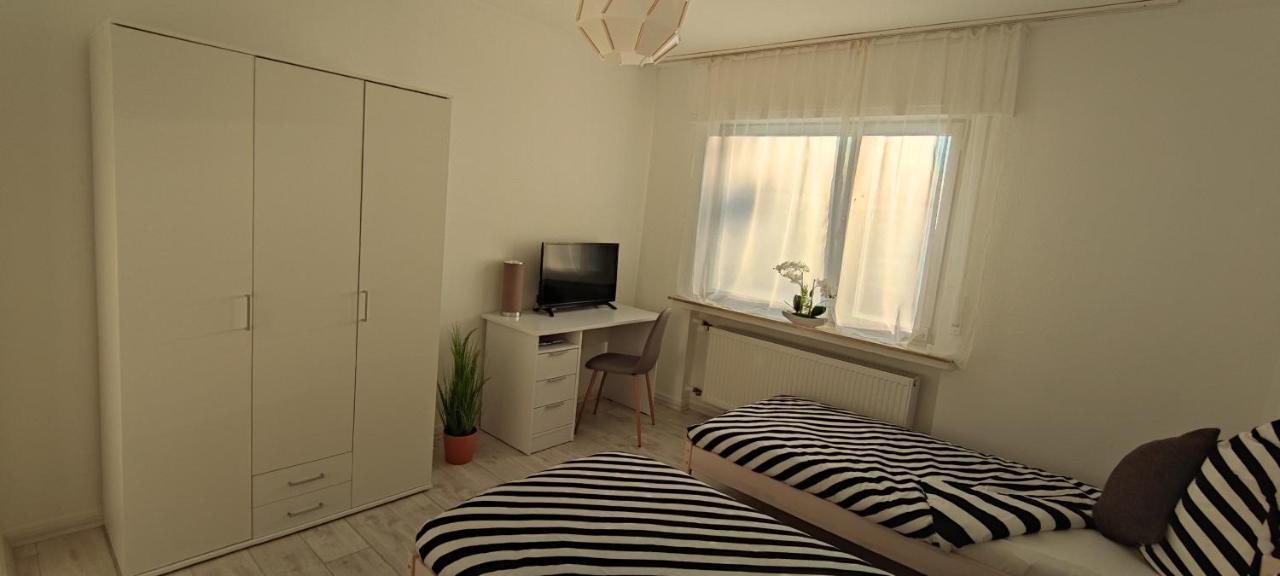 Schoene Und Optimal Gelegene Wohnung Weisskirchen المظهر الخارجي الصورة