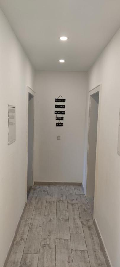 Schoene Und Optimal Gelegene Wohnung Weisskirchen المظهر الخارجي الصورة