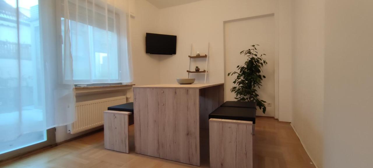 Schoene Und Optimal Gelegene Wohnung Weisskirchen المظهر الخارجي الصورة